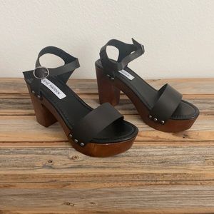 NEW W/box Steven Madden Luna Black